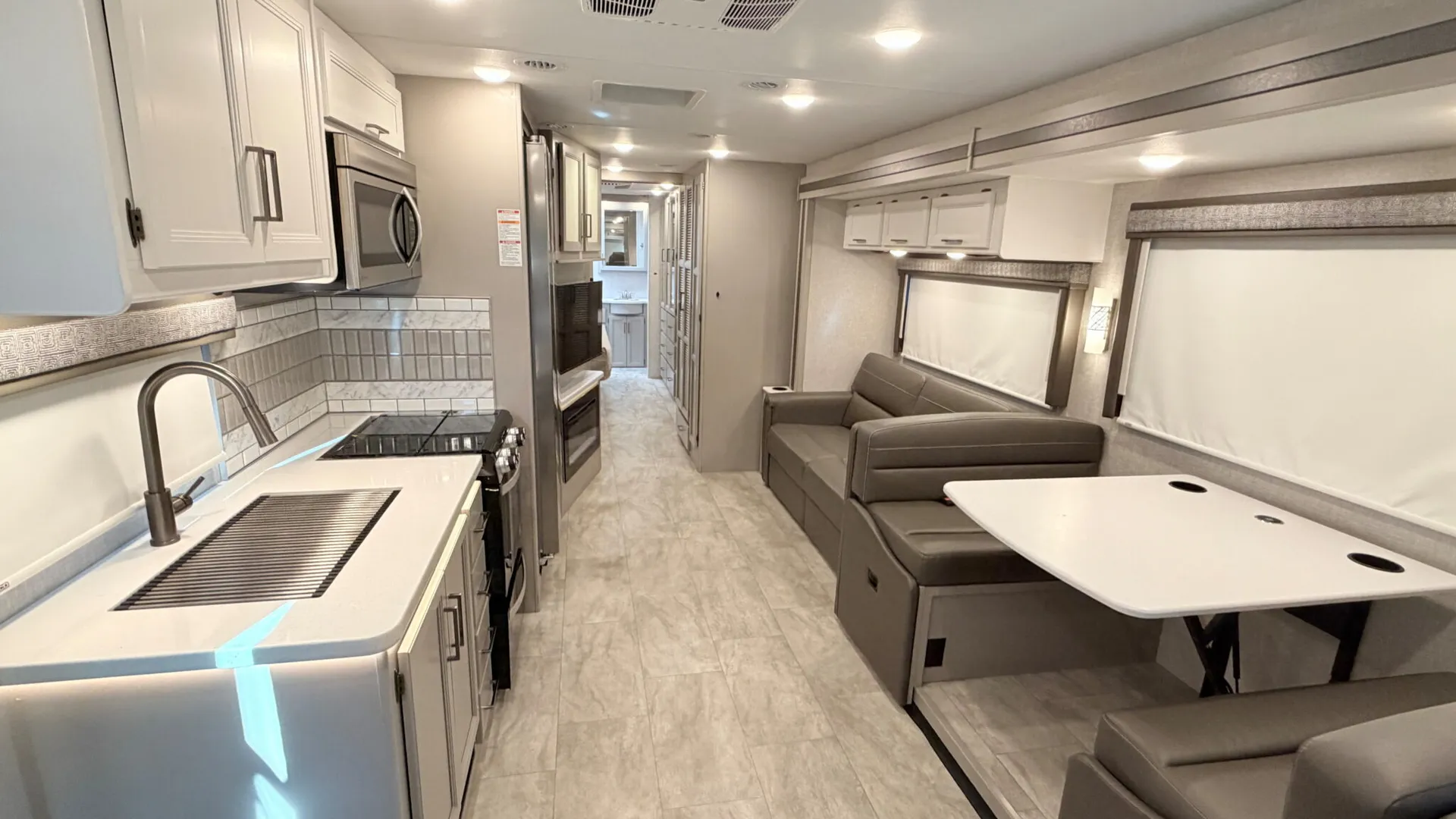 2025 Thor Motor Coach Windsport 35G - Photo 3