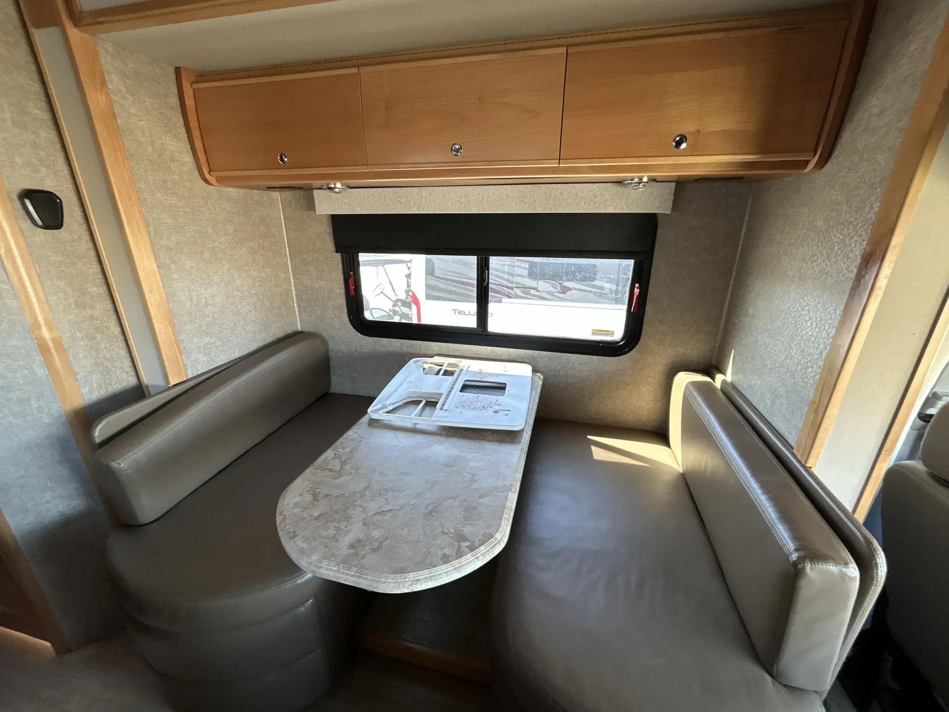 2017 Tiffin Wayfarer 24 QW — living area main