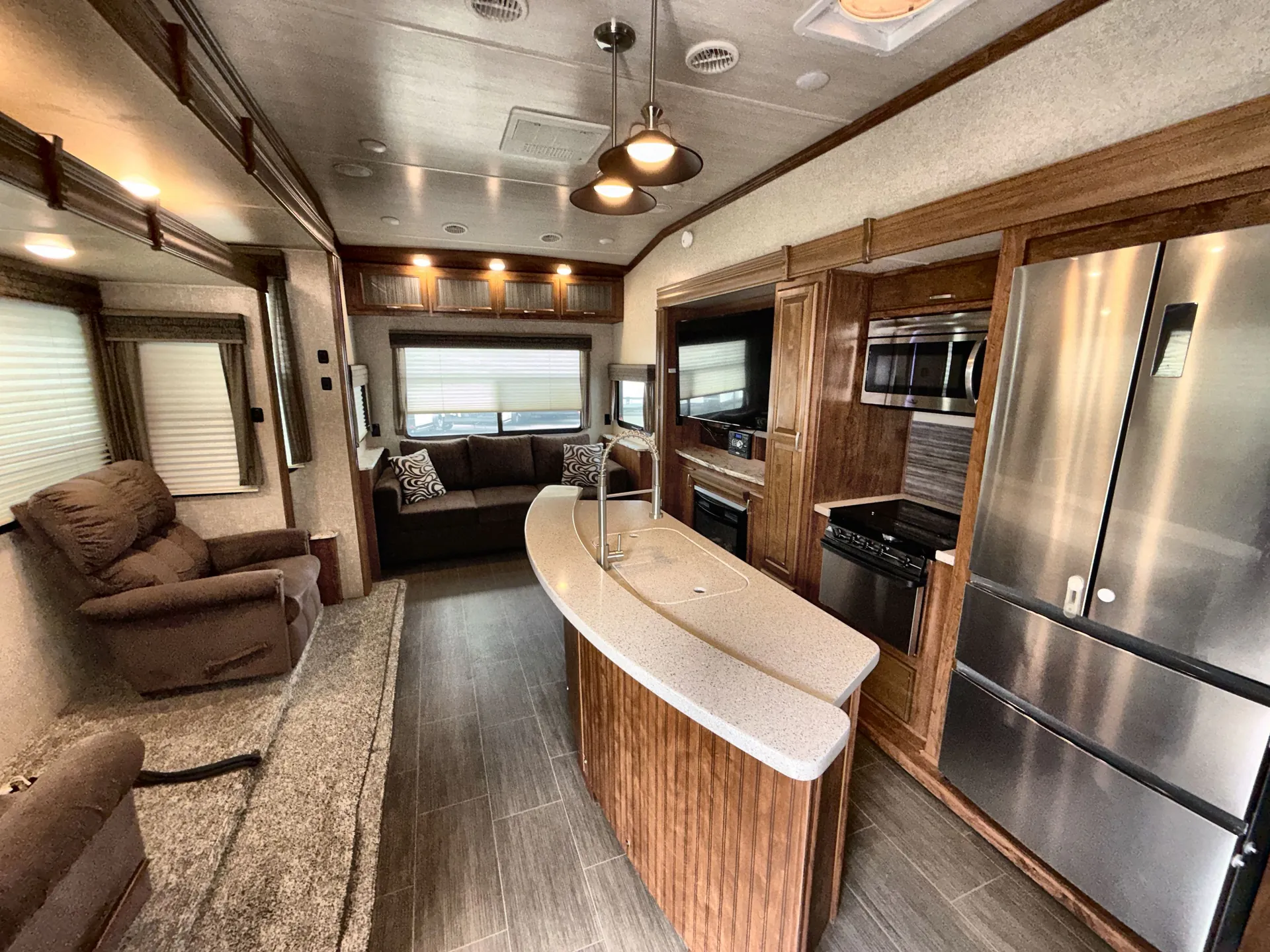 2018 Heartland Sundance 3200 MVP — living area main