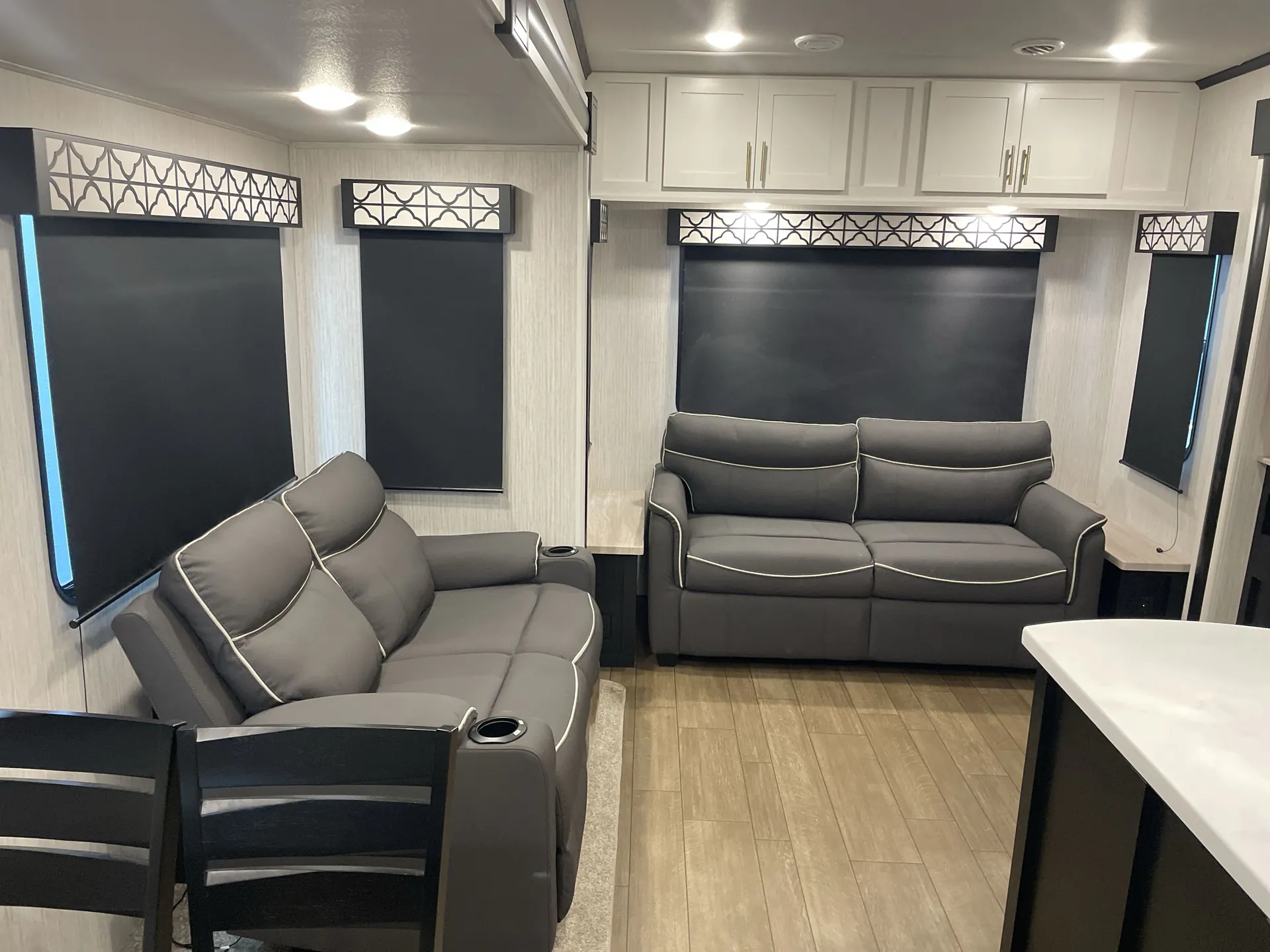 2022 Forest River Wildcat 333RLBS — living area main