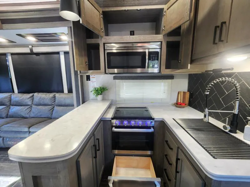 2021 Keystone Raptor 429, Photos photo 31