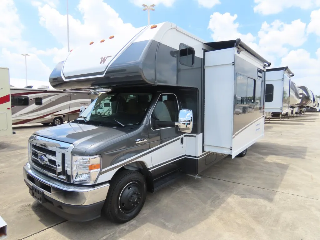 2026 Winnebago Minnie Winnie 26NP - Photo 3