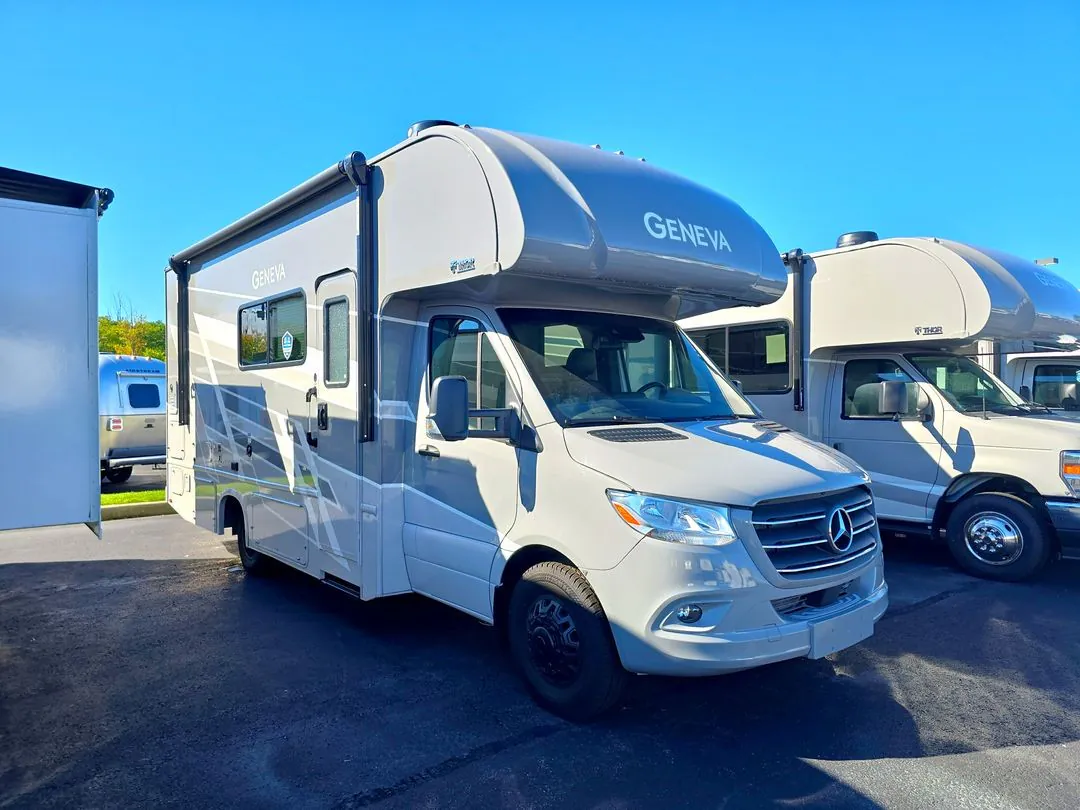 2026 Thor Motor Coach Geneva 24VP - Photo 2