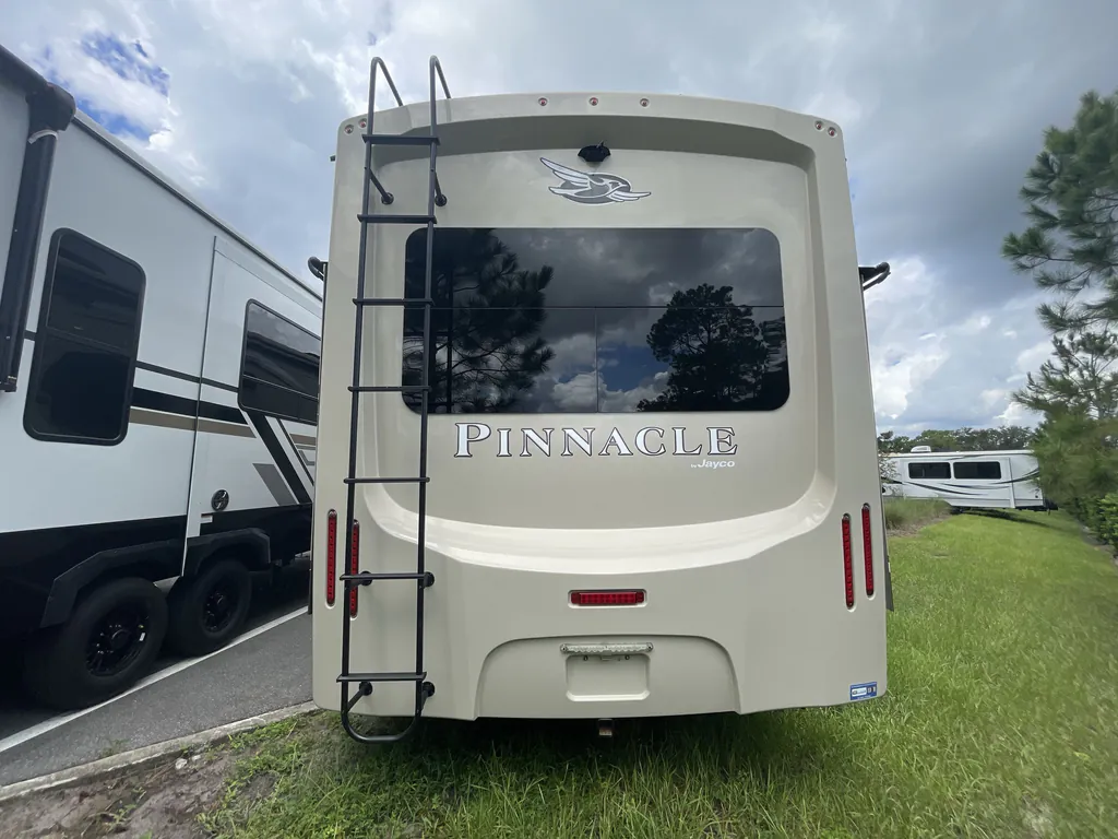 2020 Jayco Pinnacle 36FBTS, Photos photo 7