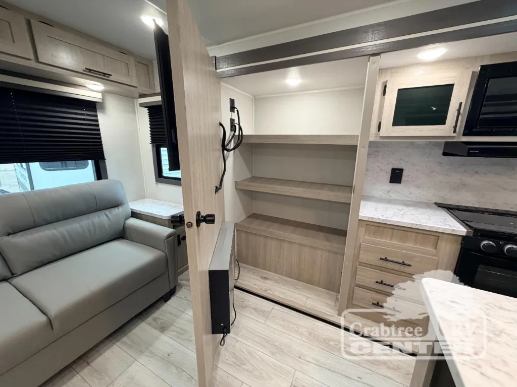 2027 East to West Della Terra 272RL, Photos photo 7