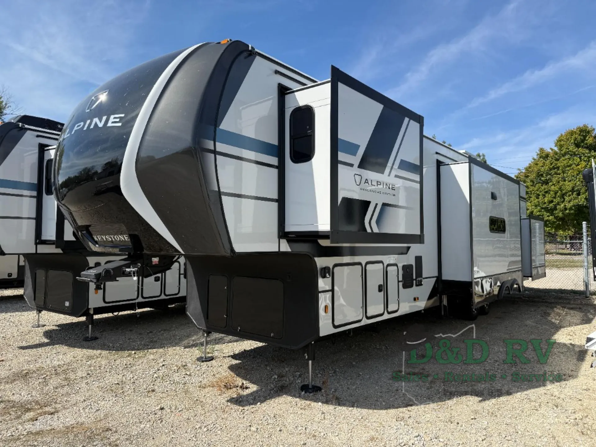 2026 Keystone Alpine Avalanche Edition 390DS - Photo 3
