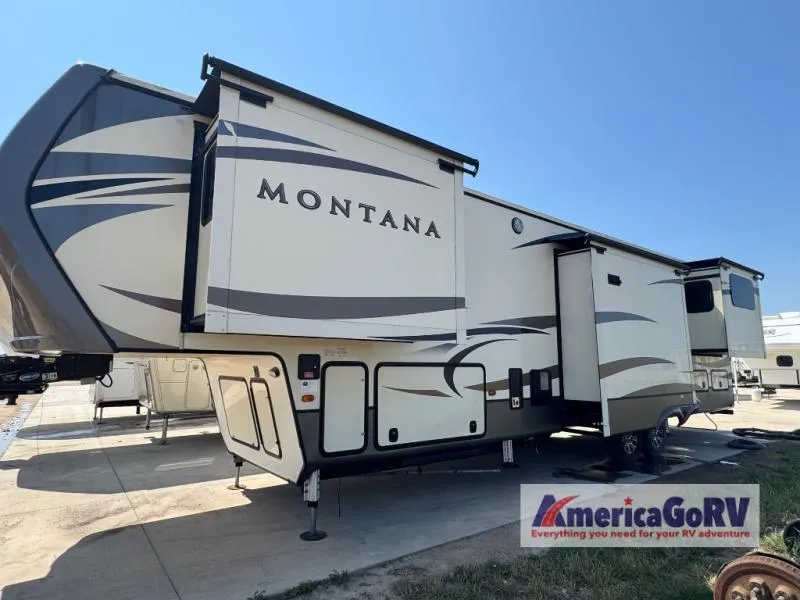 2017 Keystone Montana 3791RD - Photo 3