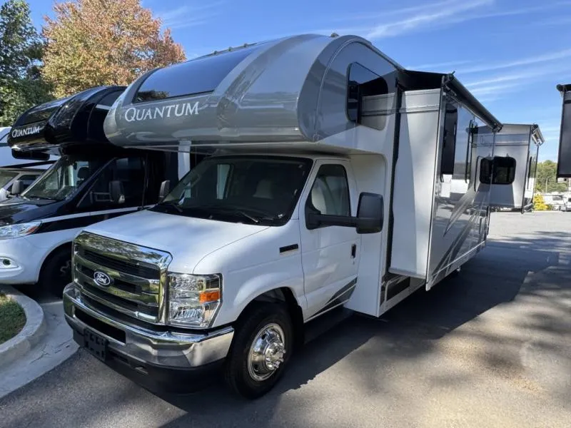 2026 Thor Motor Coach Quantum KW29 - Photo 4