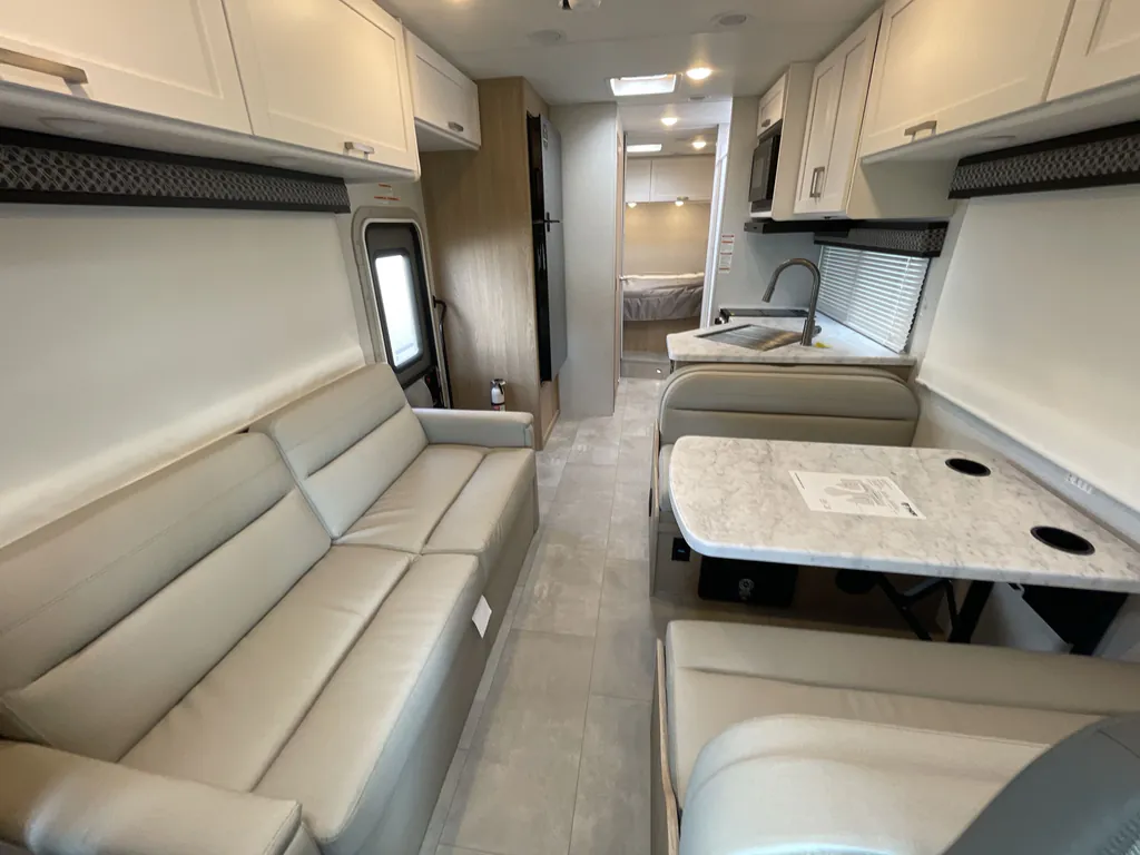 2026 Thor Motor Coach Freedom Elite 28HZ, Photos photo 3