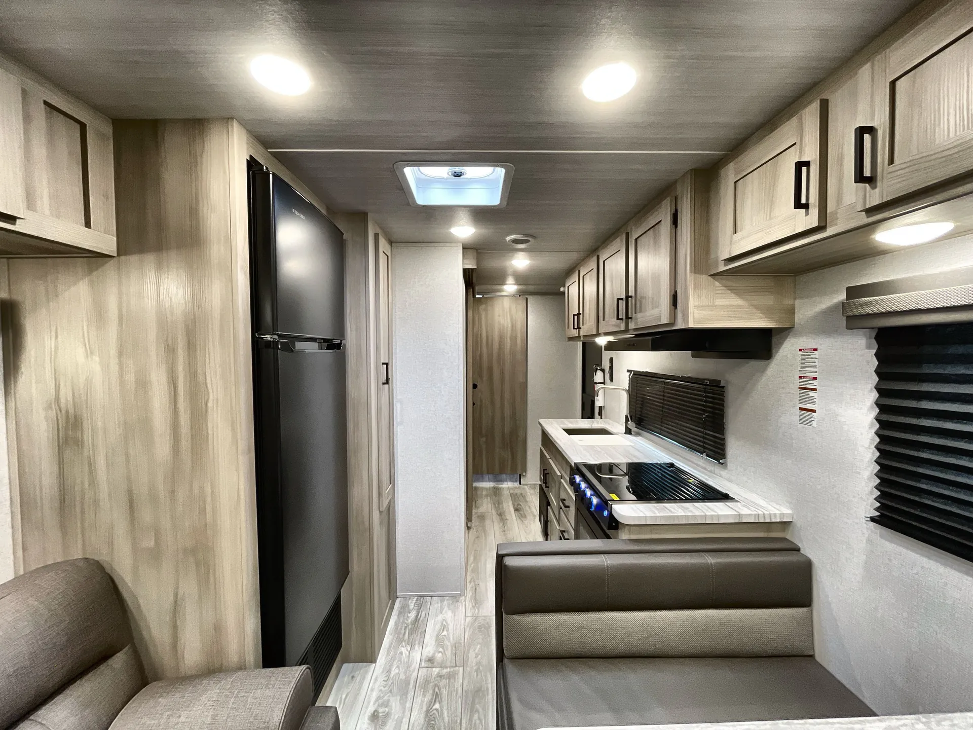 2025 East to West Silver Lake 2300RD — living area main