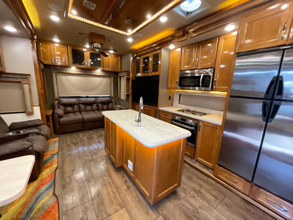 2019 Vanleigh Beacon 34RLB - Photo 4