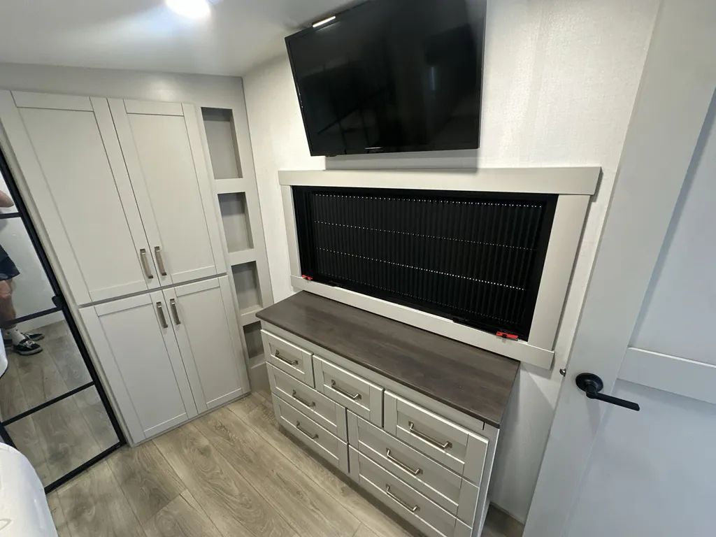 2025 Brinkley Model Z 3515, Photos photo 25