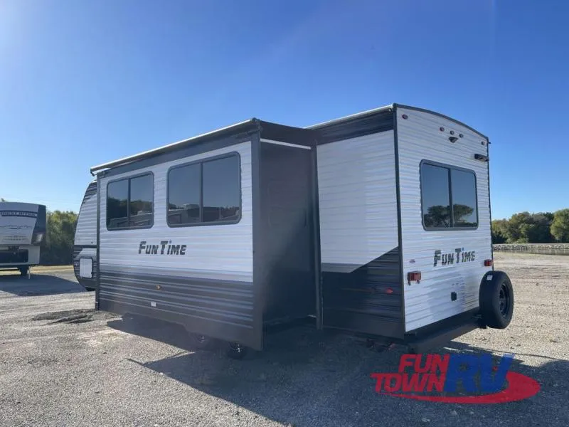 2026 CrossRoads RV Fun Time 265RL - Photo 3