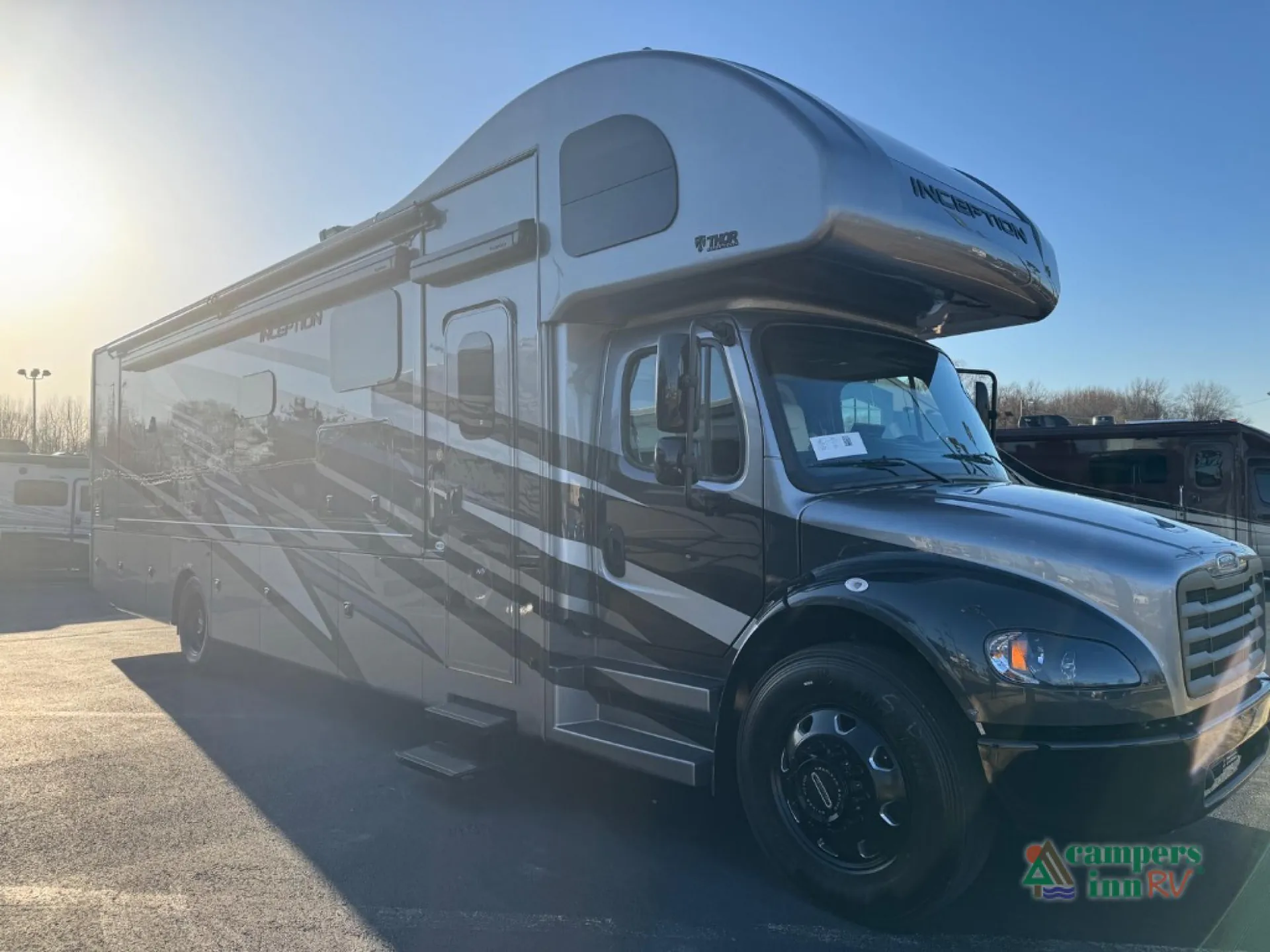 2025 Thor Motor Coach Inception 34XG - Photo 2