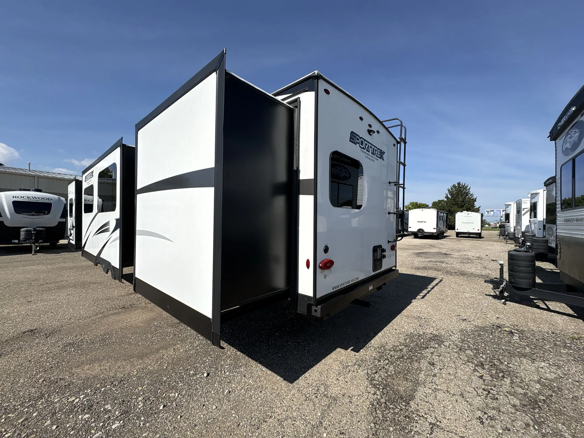 2021 Venture RV SportTrek Touring Edition STT343VBH - Photo 3
