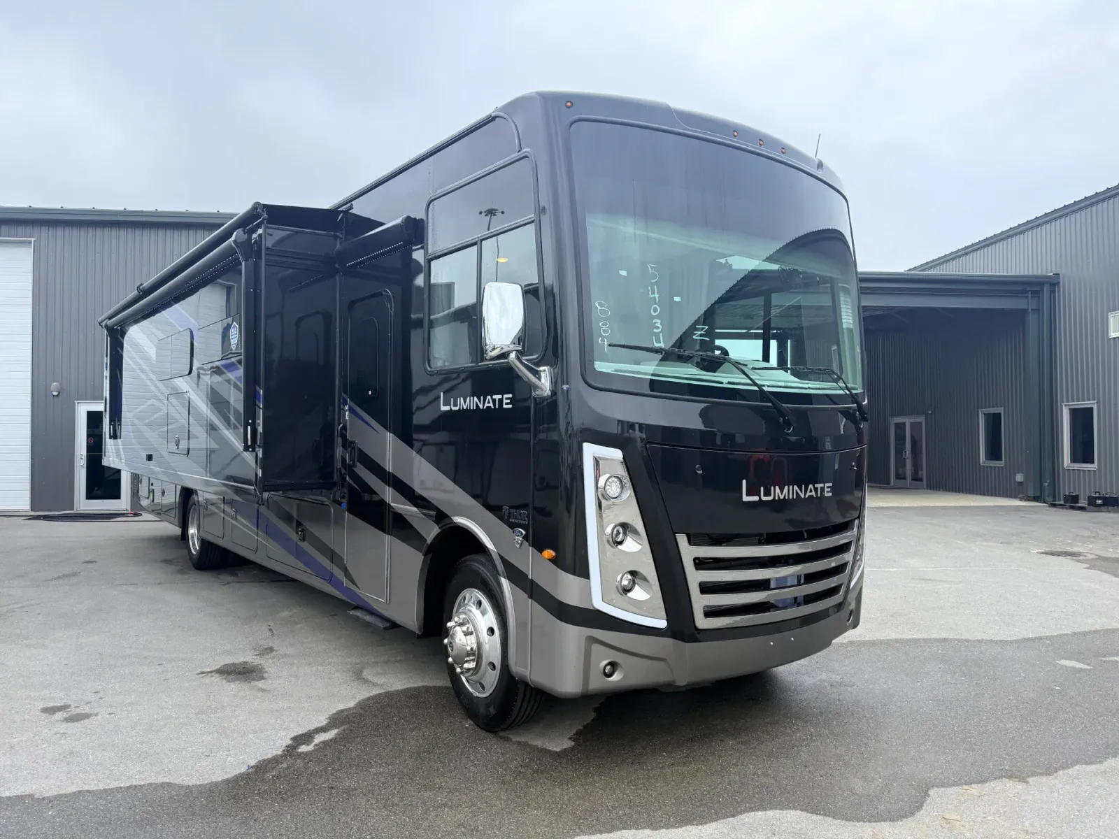 2026 Thor Motor Coach Luminate HH36 - Photo 2