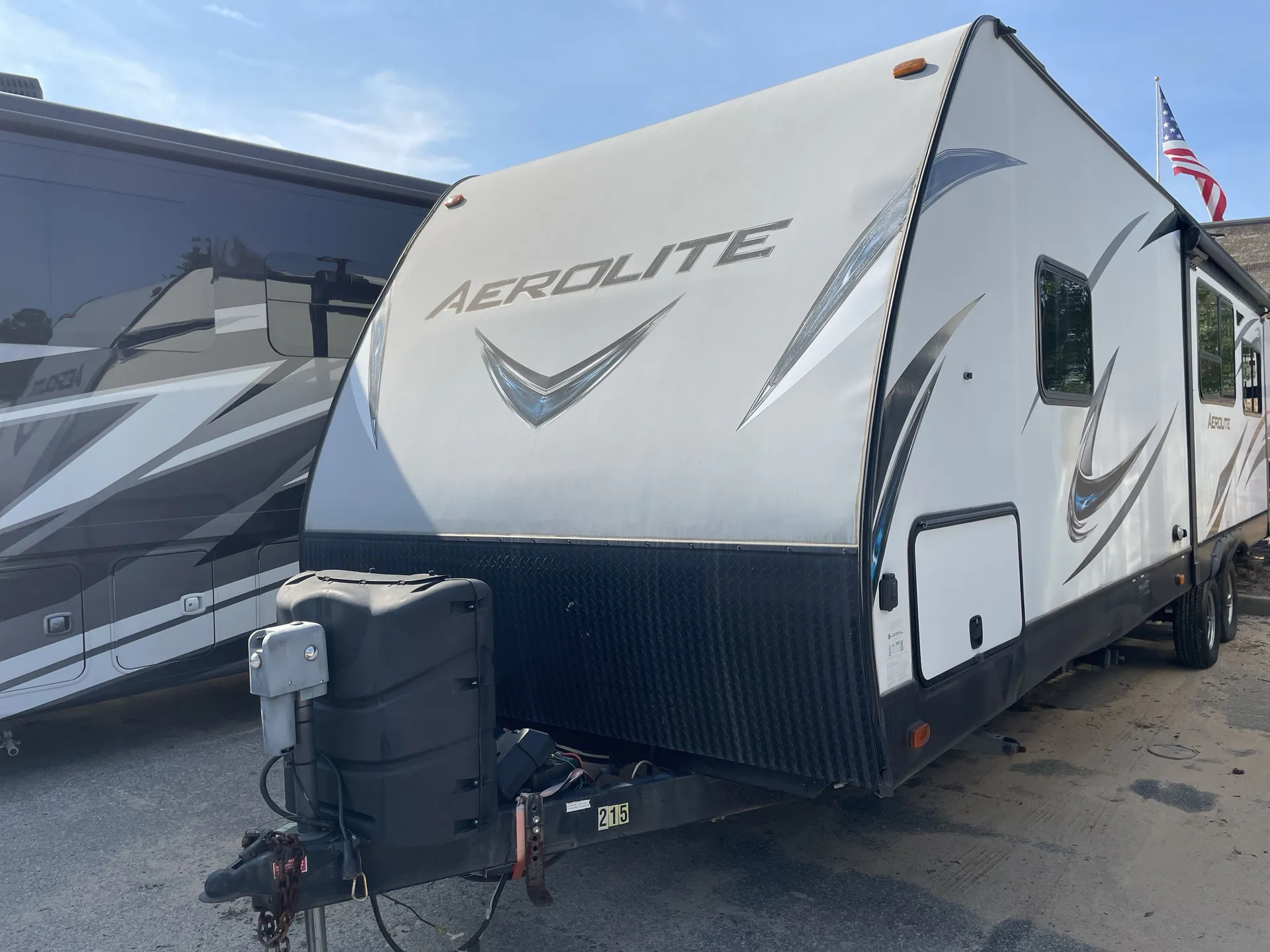 2017 Dutchmen Aerolite Luxury 298RESL — living area main