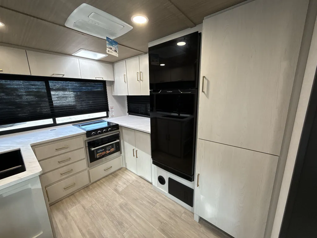 2027 Forest River Vibe 3400SB, Photos photo 8