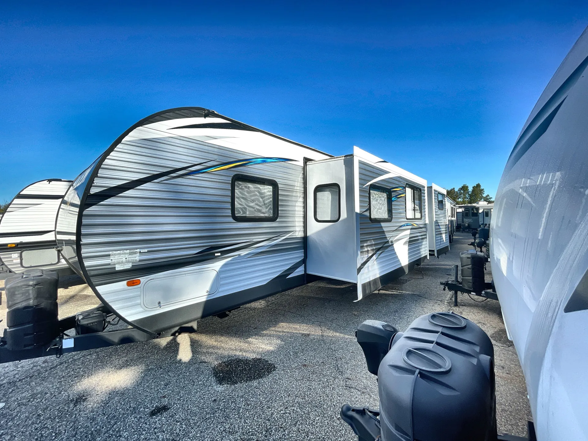 2017 Forest River Salem 28CKDS — off campside