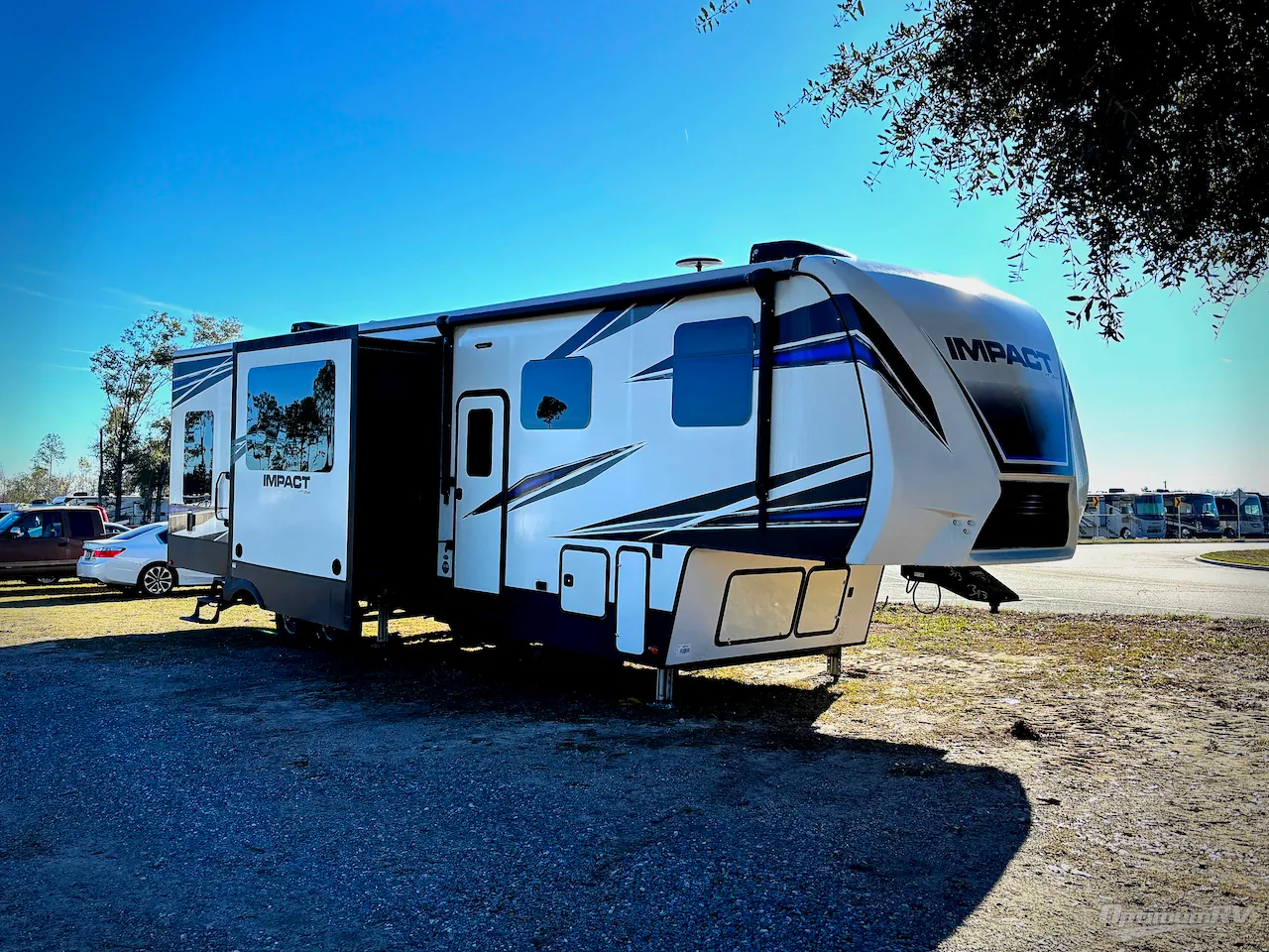 2019 Keystone Impact 341 - Photo 2