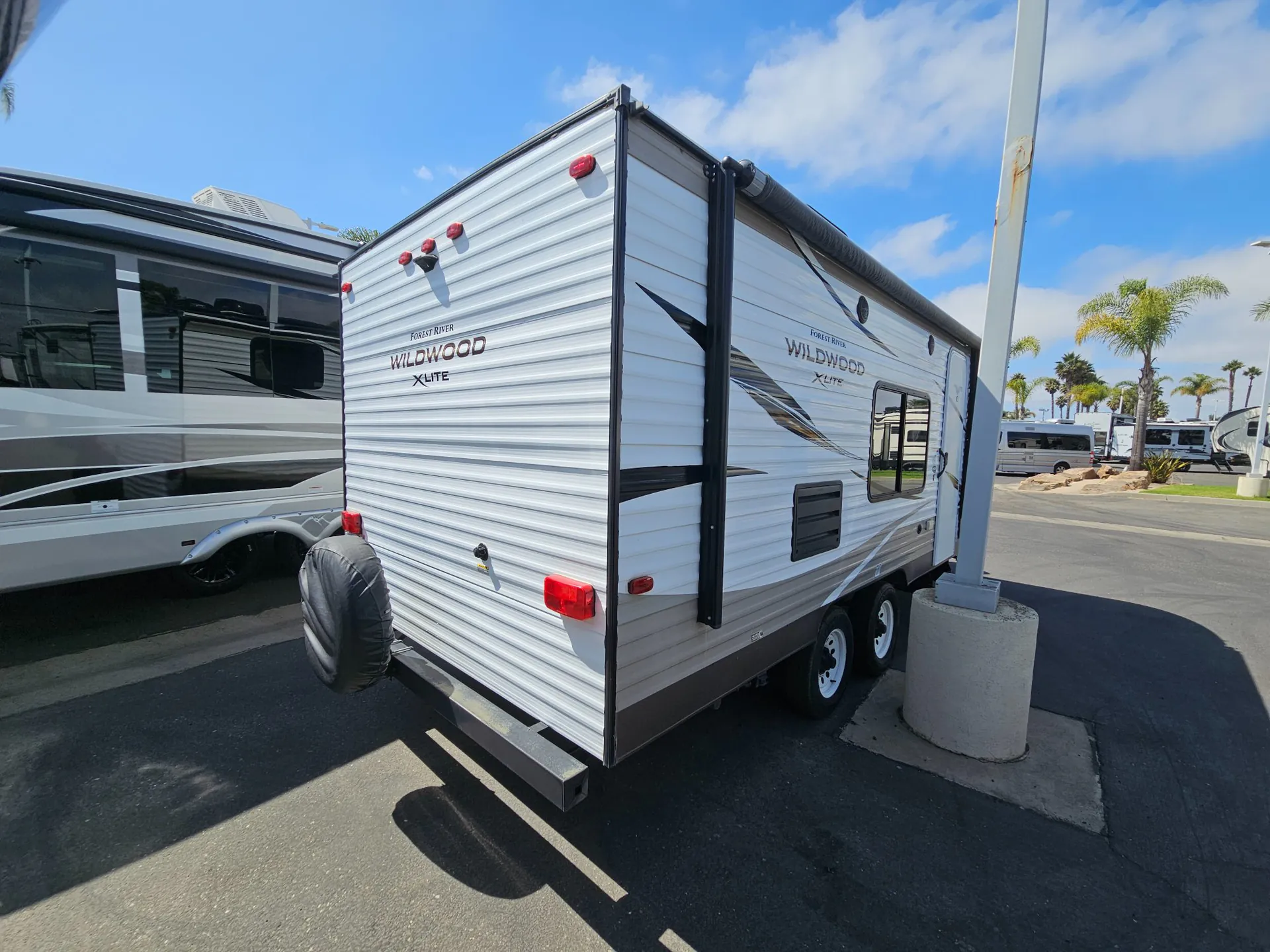 2018 Forest River Wildwood X-Lite 201BHXL - Photo 3