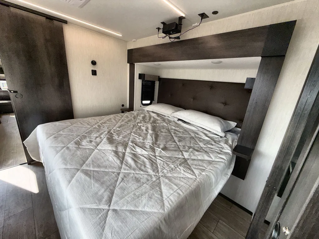 2026 Forest River Arctic Wolf 38LEAH.G, Bedroom photo 4