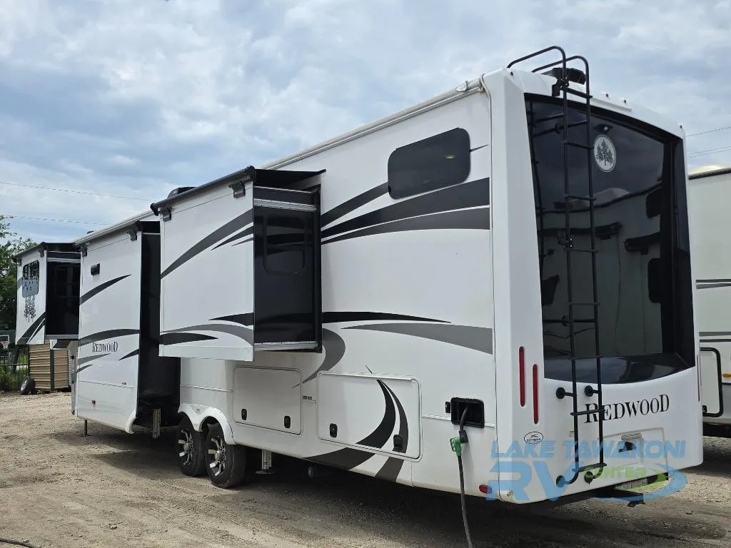 2022 Redwood RV Redwood 3951MB - Photo 4