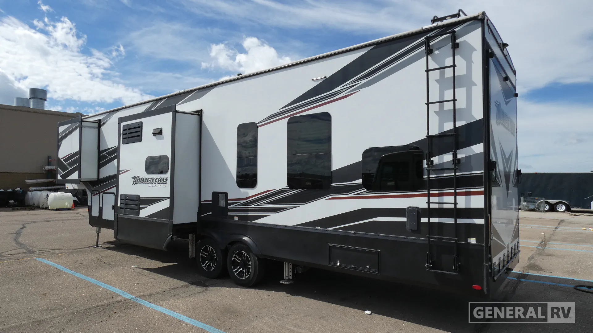 2022 Grand Design Momentum M-Class 349M - Photo 4