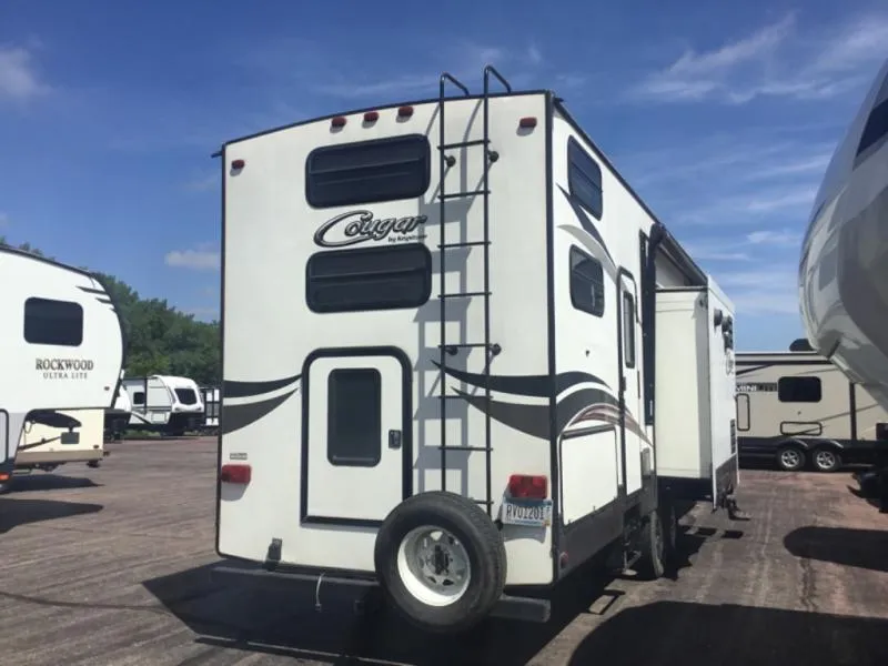 2014 Keystone RV Cougar 334RDB - Photo 4