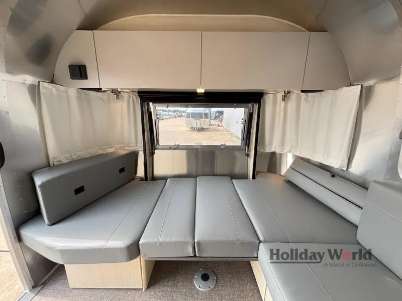 2026 Airstream Flying Cloud 25FB - Photo 4