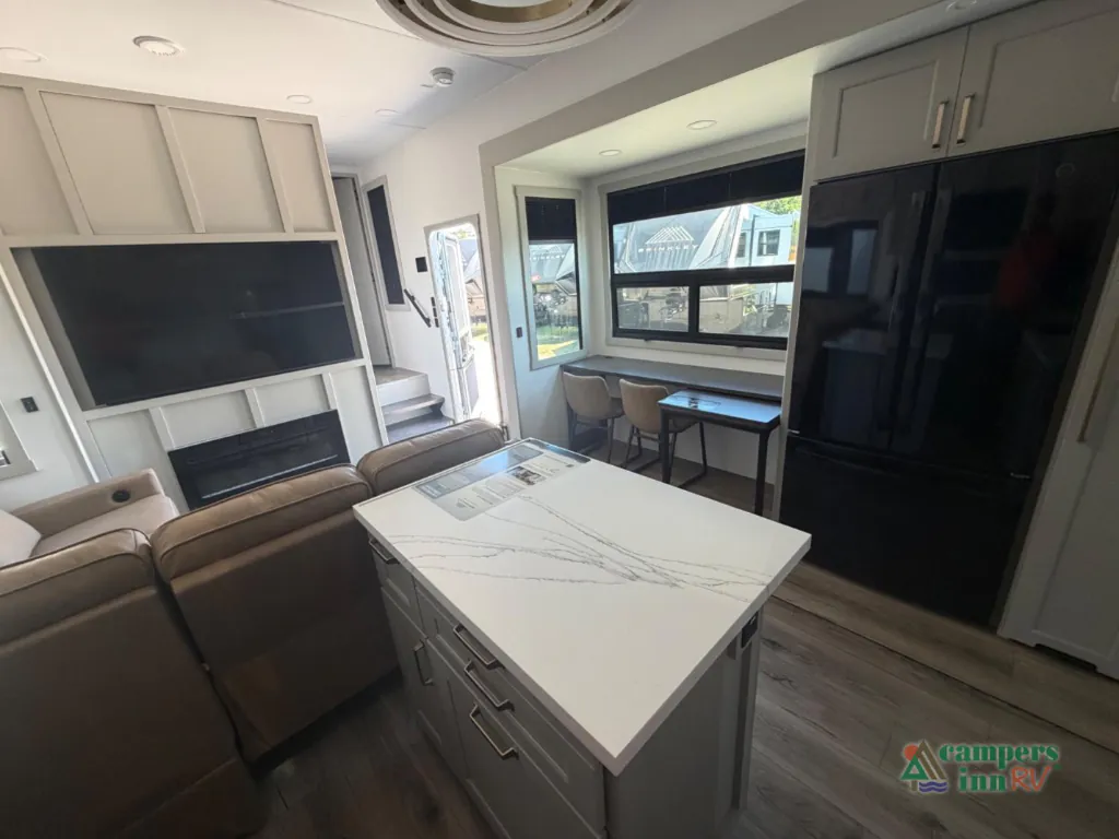 2026 Brinkley Model G 3950, Photos photo 14