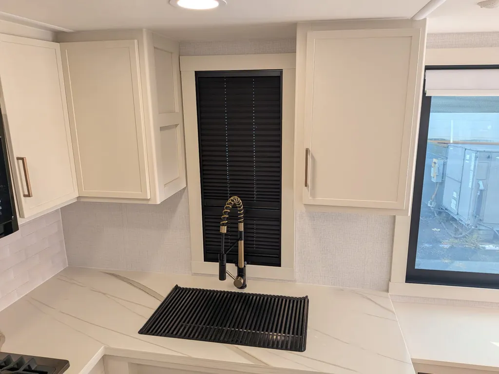 2025 Brinkley Model I 265, Photos photo 5