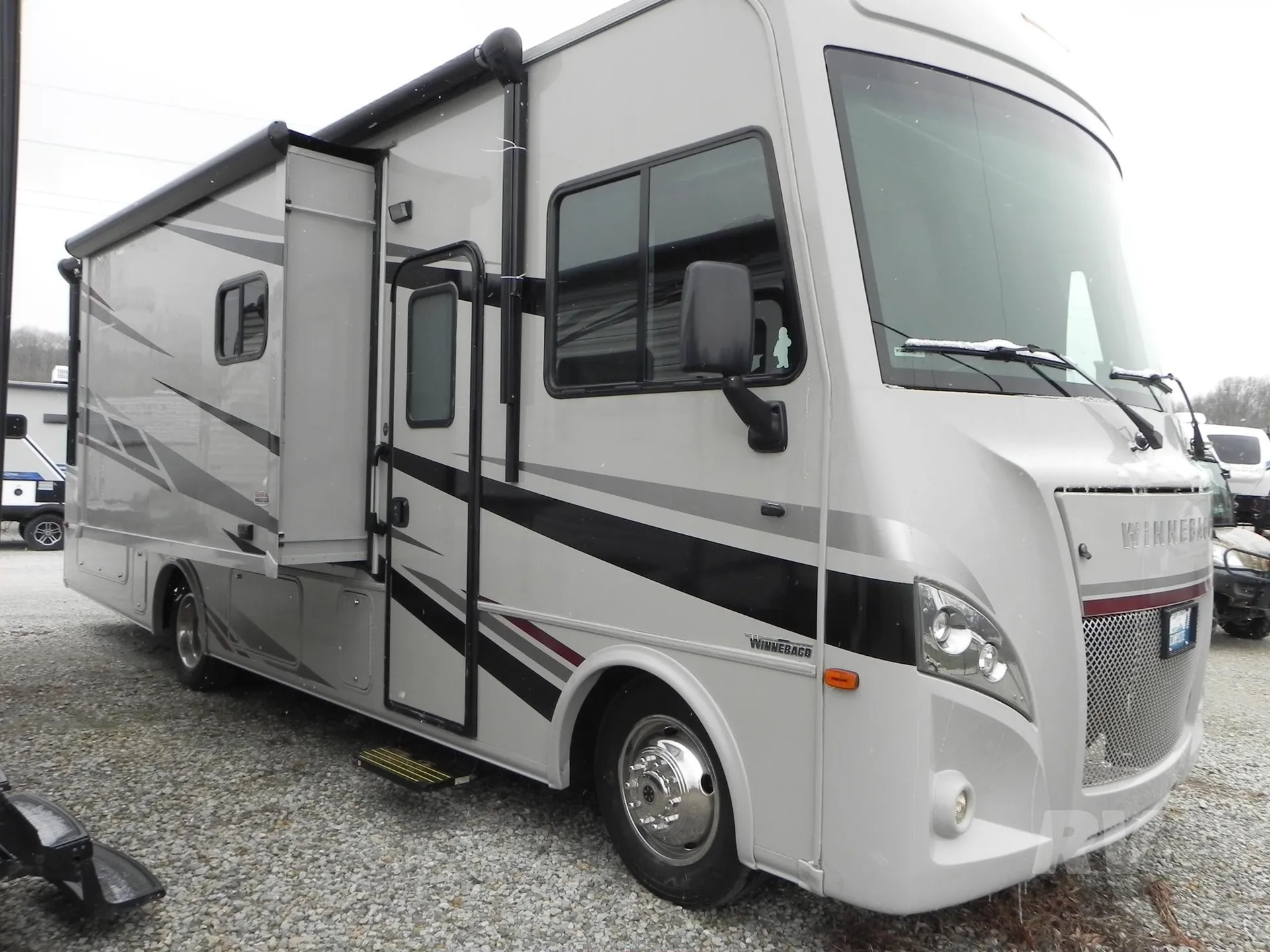 2020 Winnebago Intent 28Y - Photo 3