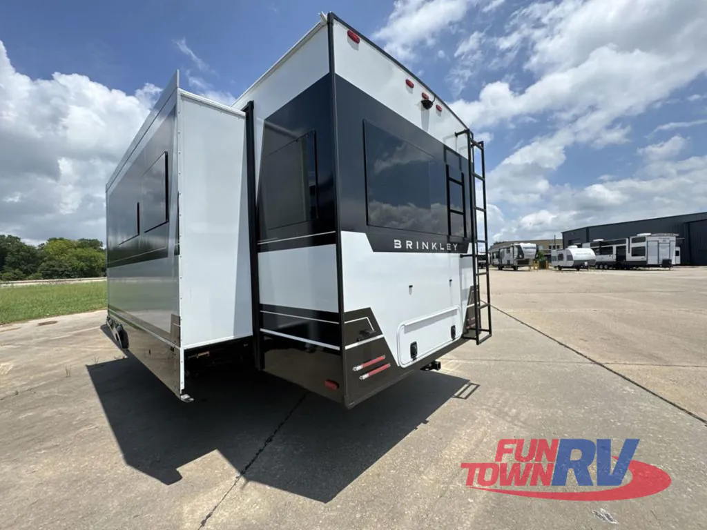 2026 Brinkley Model Z Air 297, Photos photo 3
