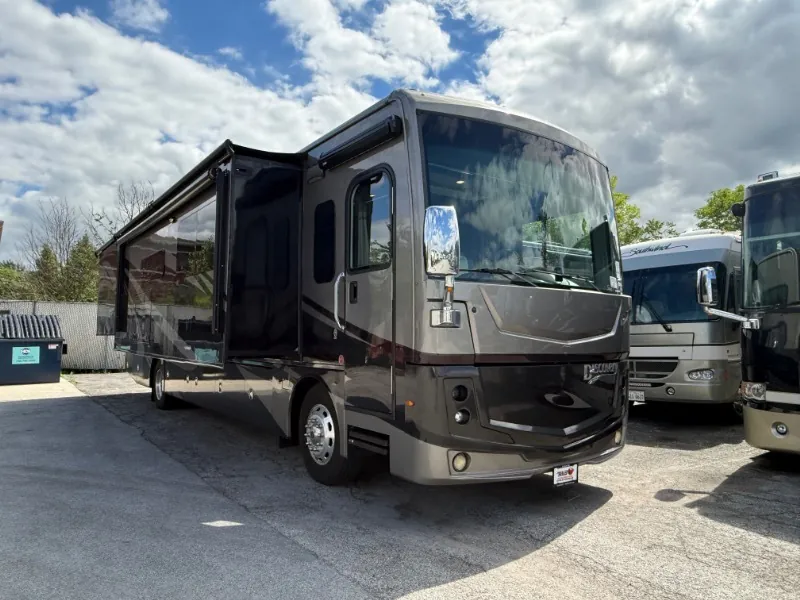 2020 Fleetwood Discovery 38F - Photo 2