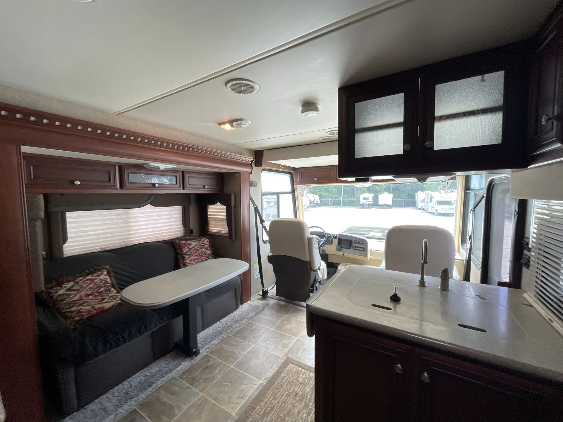 2017 Newmar Bay Star Sport 2812 — living area main