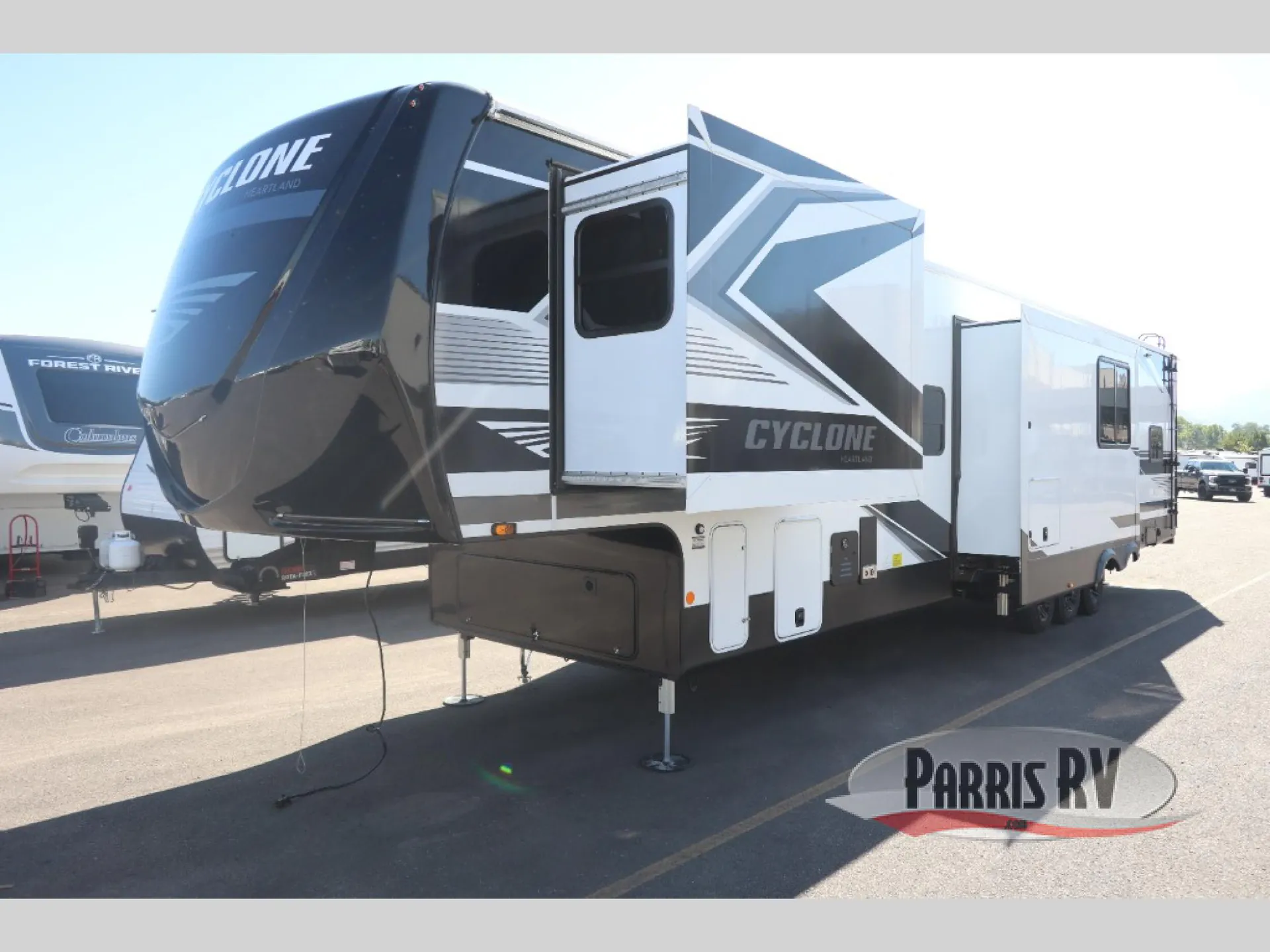 2026 Heartland Cyclone 3914 - Photo 4