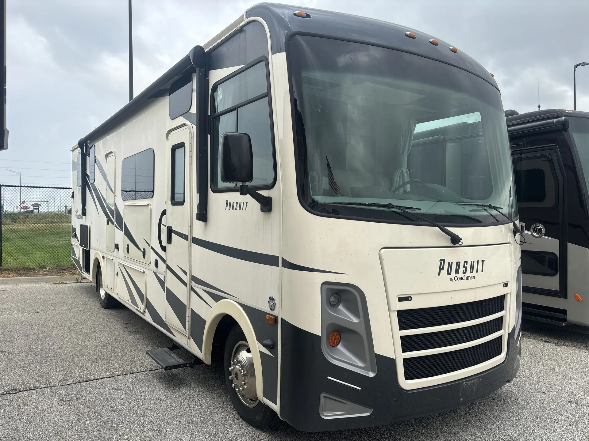 2020 Coachmen Pursuit 32WC - Photo 2