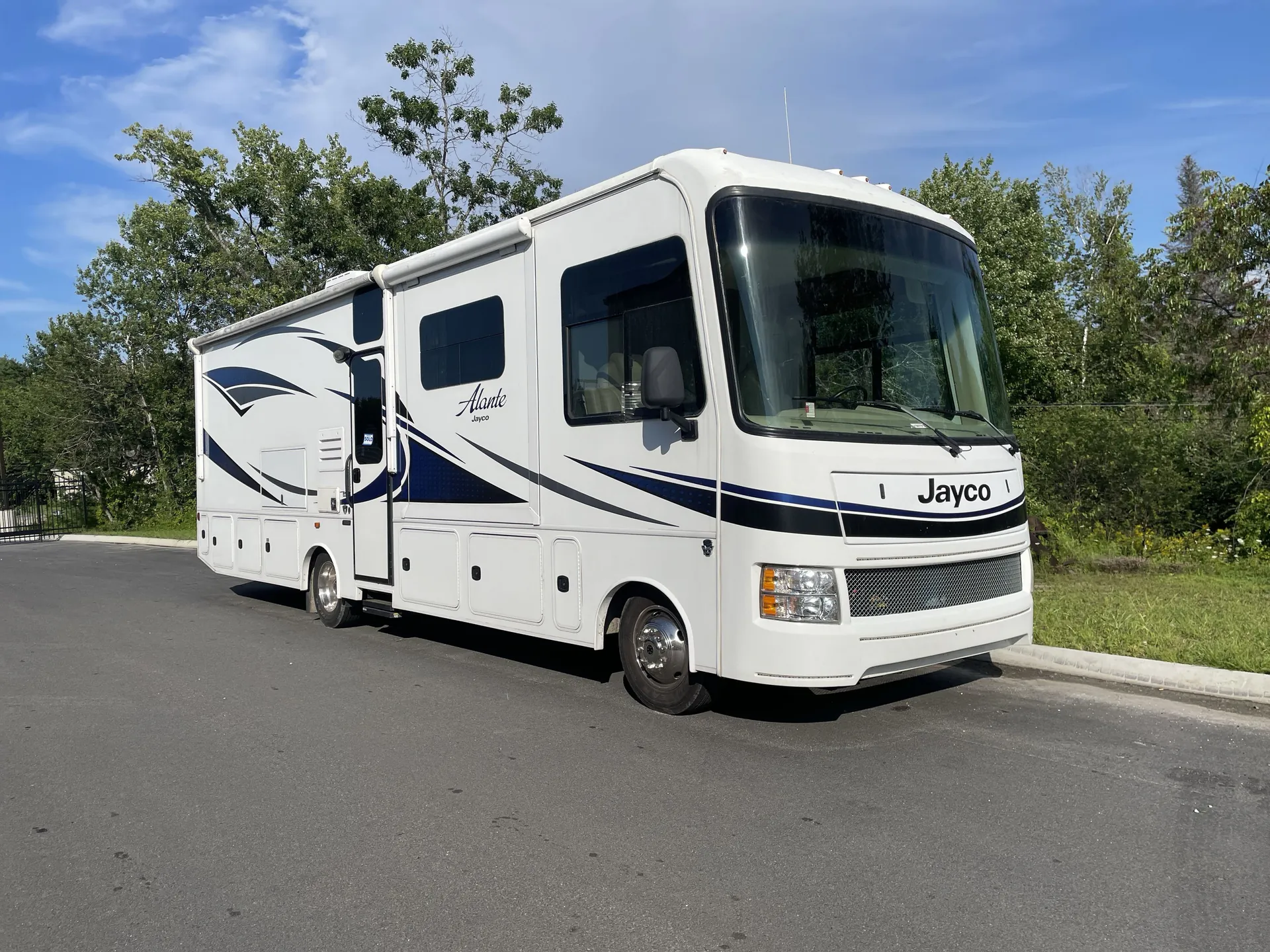2017 Jayco Alante 32N - Photo 2
