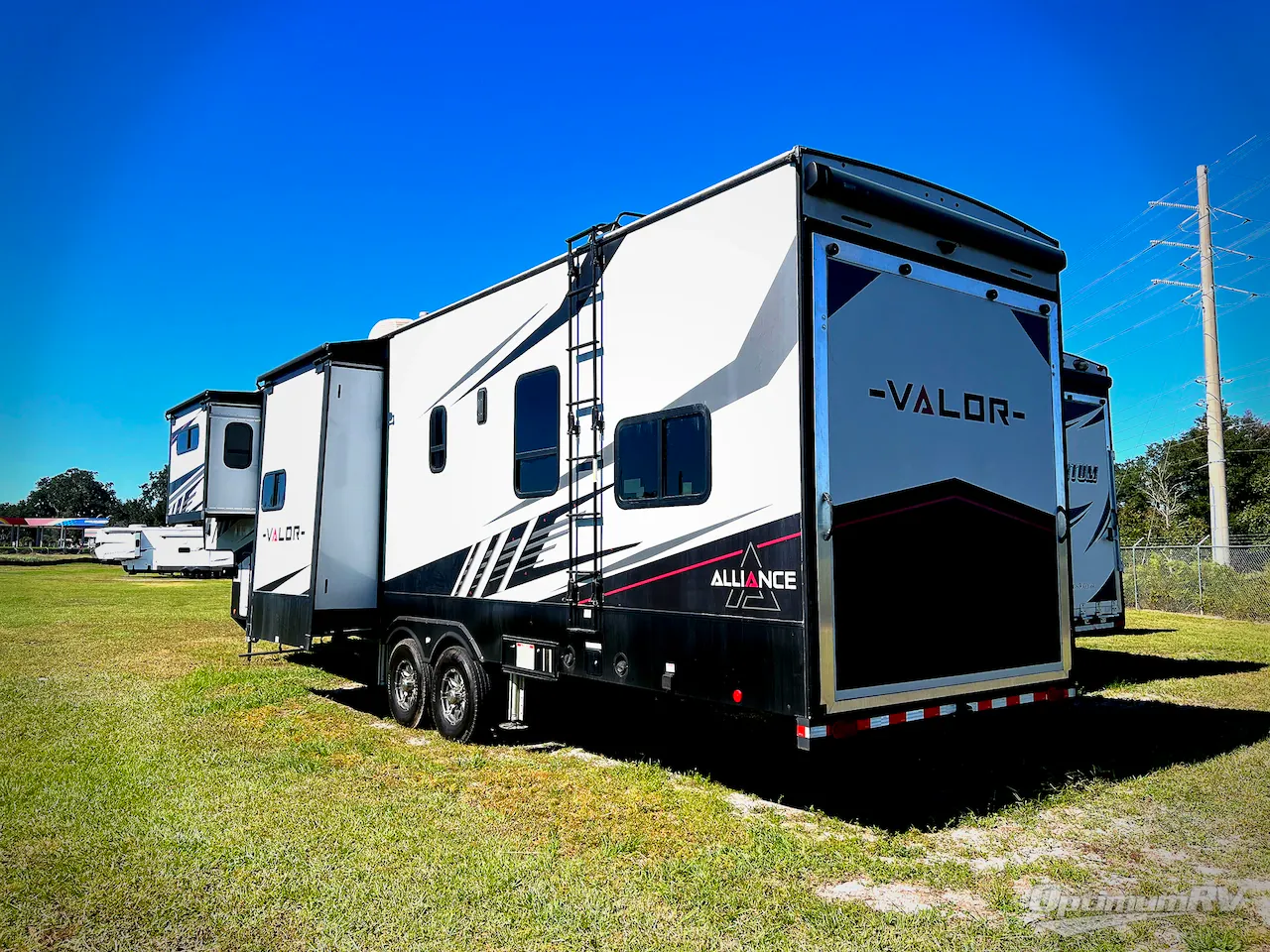 2022 Alliance RV Valor 37V13 - Photo 3