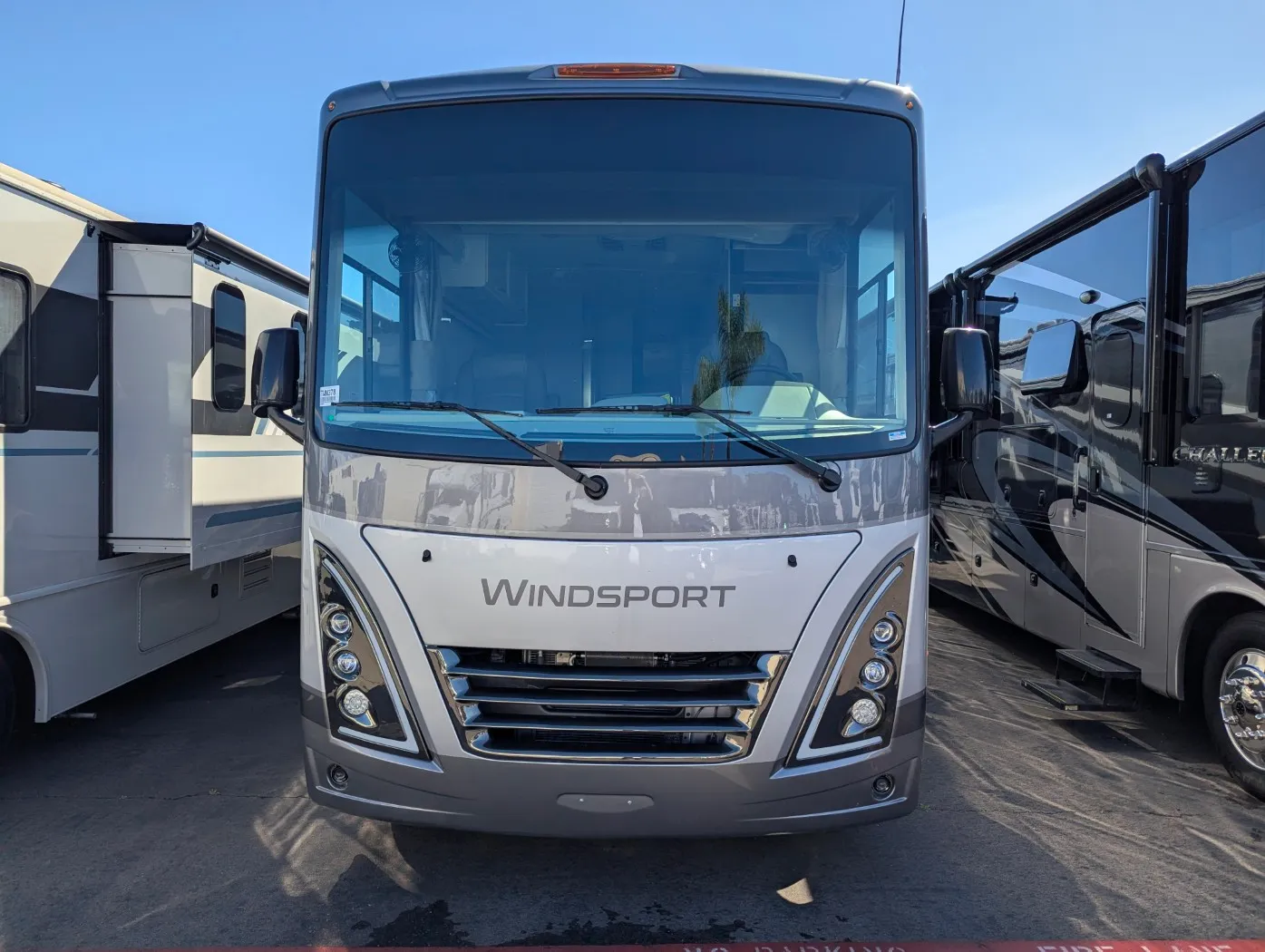 2026 Thor Motor Coach Windsport 35J - Photo 3