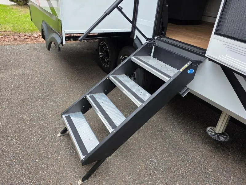 2026 Grand Design Solitude 370DV - Photo 4