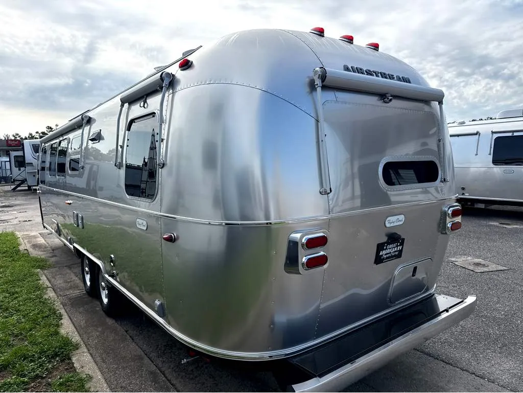 2026 Airstream Flying Cloud 30FBBQ - Photo 3