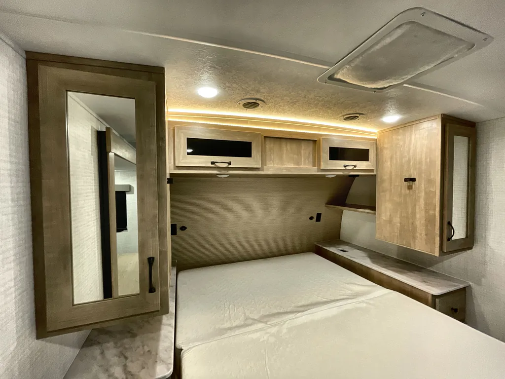2025 Forest River Solaire 2085BHS, Photos photo 16