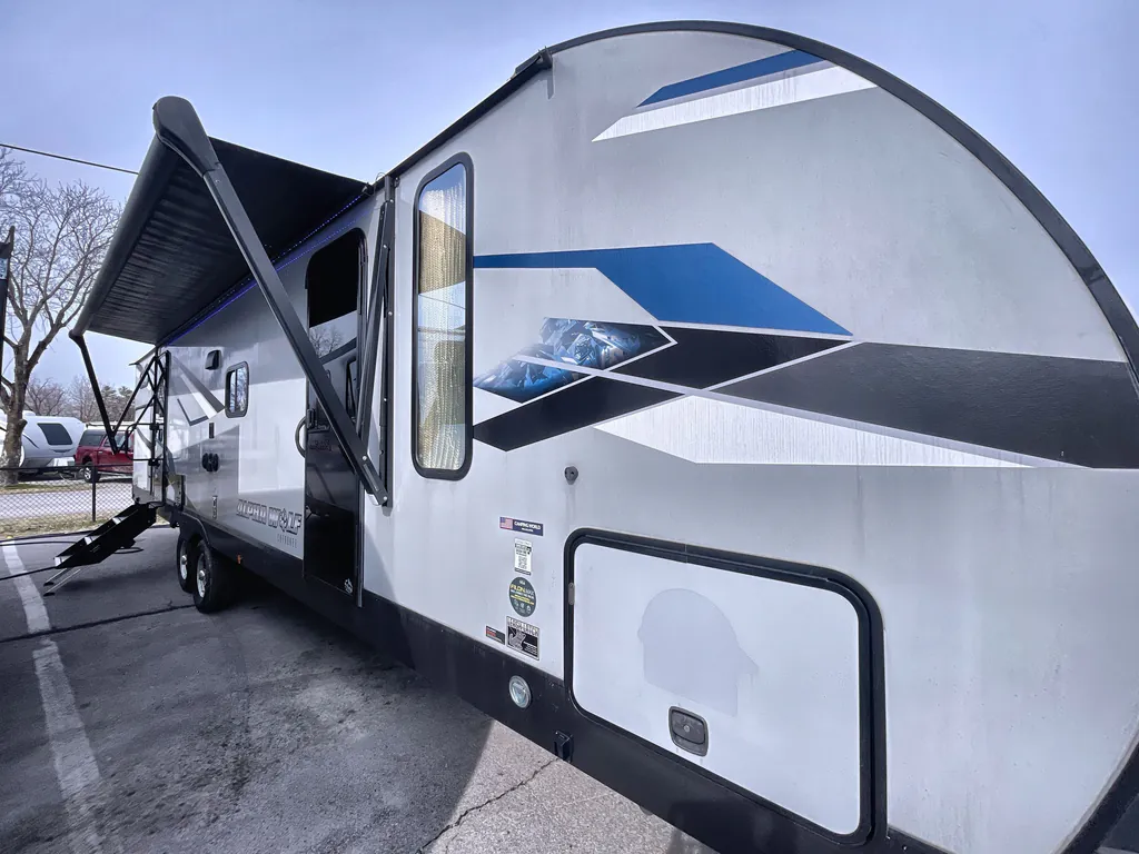 2023 Forest River Cherokee Alpha Wolf 30DBH-L, Photos photo 5