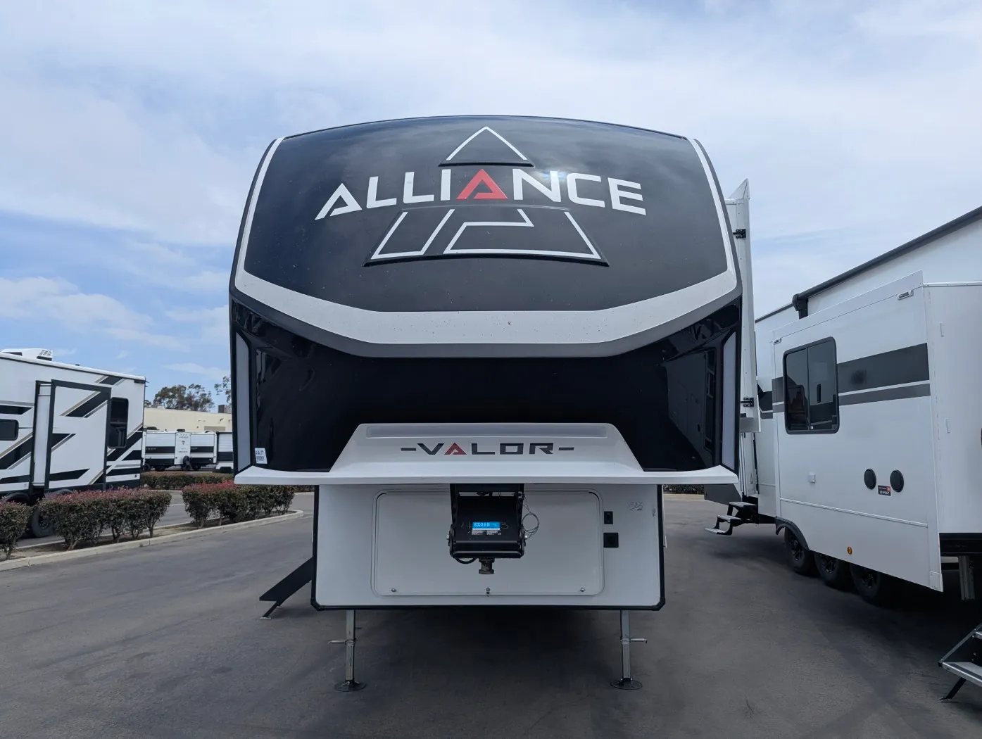 2026 Alliance RV Valor 35A14 - Photo 3