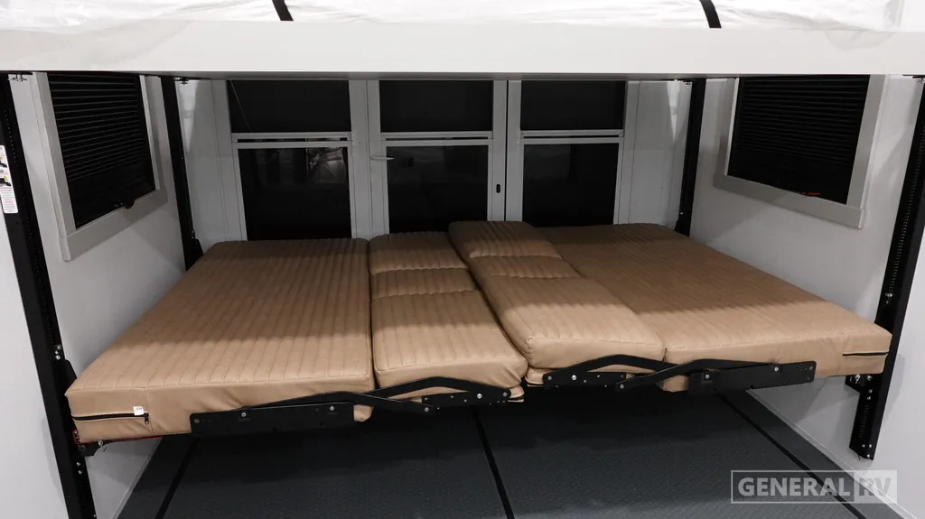 2026 Brinkley Model G 4000, Photos photo 34