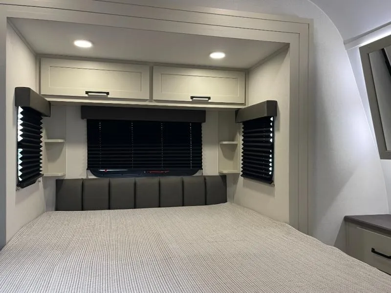 2026 Grand Design Momentum G-Class 31G - Photo 3