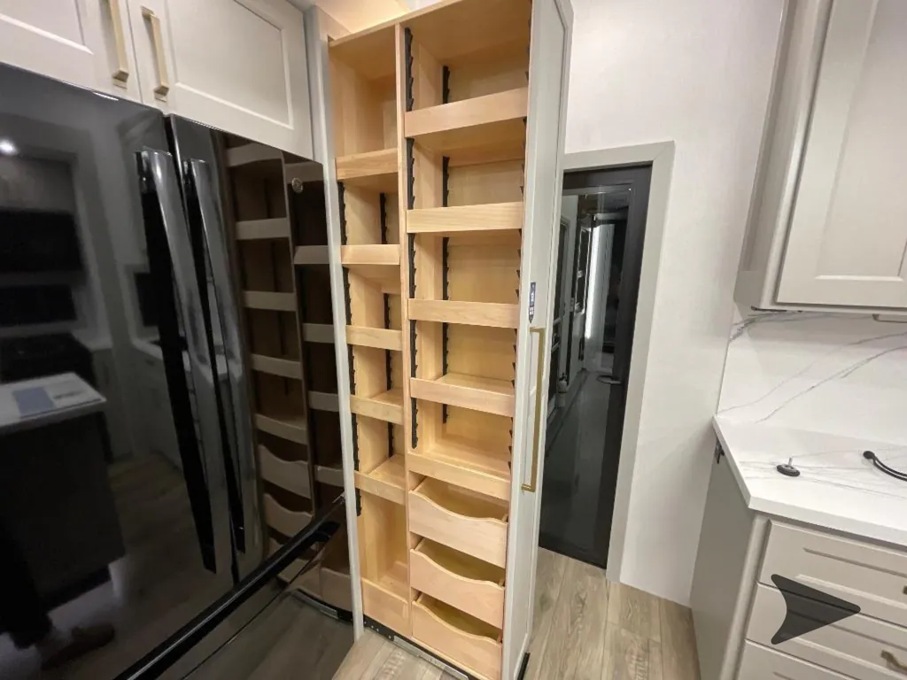 2027 Brinkley Model G 3970, Photos photo 20