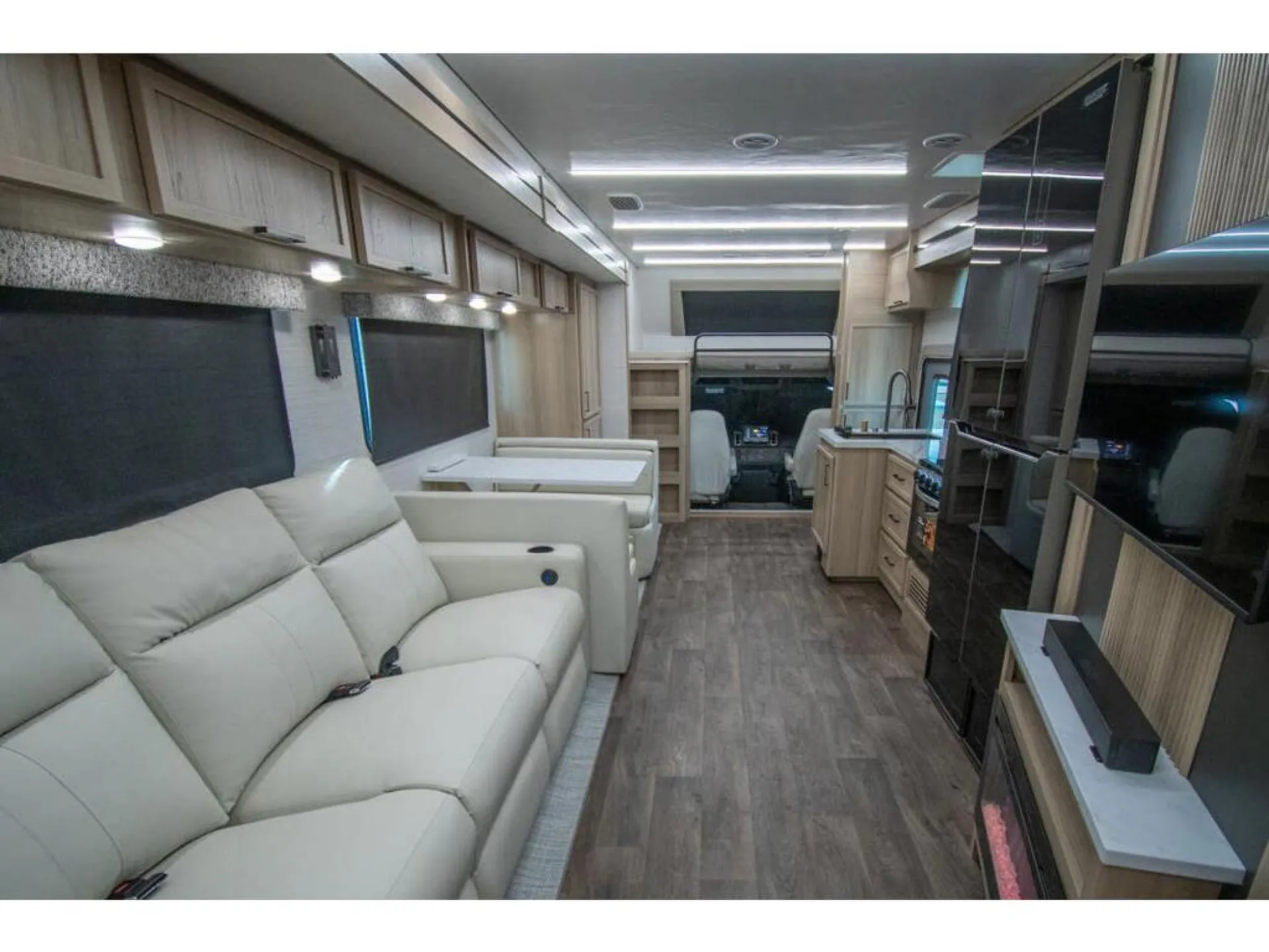2026 Dynamax Europa 37CA - Photo 3